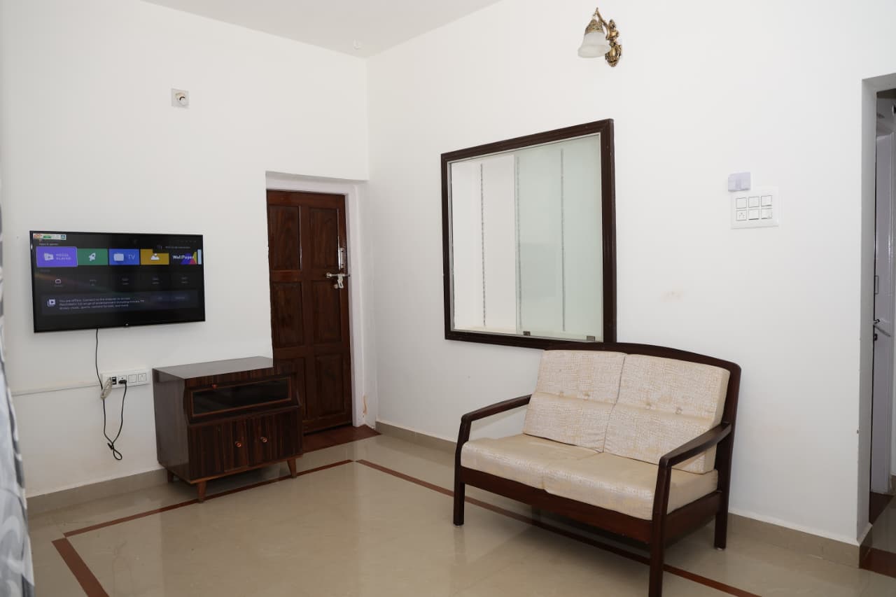 Saketa living room